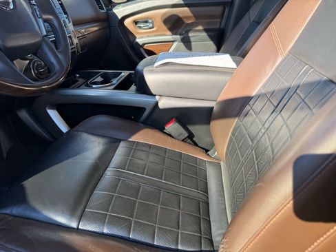 Certified 2017 Nissan Titan Platinum Reserve image 8