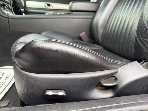 Used 2005 Ford Thunderbird image 14