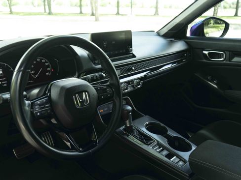 Used 2025 Honda Civic Sport image 16