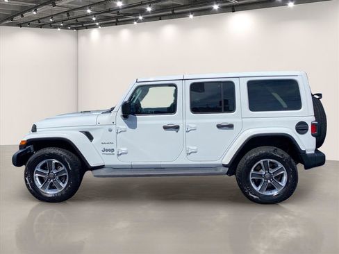 Used 2019 Jeep Wrangler Unlimited Sahara w/ Uconnect 4C Nav & Sound Group AWD/4WD image 4