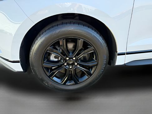 Used 2024 Ford Edge SE w/ Black Appearance Package AWD/4WD image 22