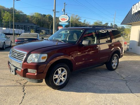 Used 2010 Ford Explorer XLT image 3