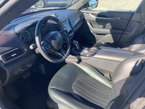 Used 2022 Maserati Levante Modena image 10