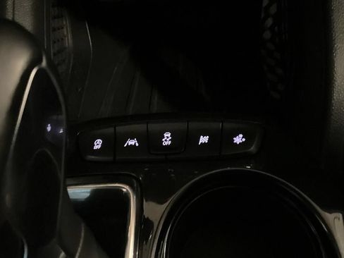 Used 2024 Chevrolet TrailBlazer LT w/ LT Cold Weather Package FWD image 22