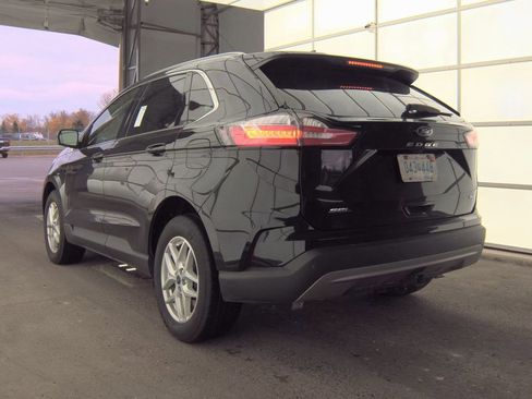Used 2022 Ford Edge SEL w/ Convenience Package image 2