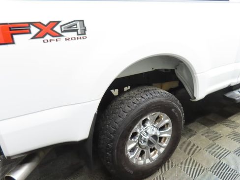Used 2019 Ford F250 XLT w/ XLT Premium Package AWD/4WD image 30