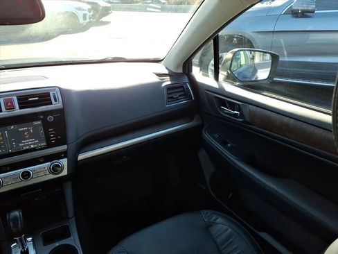 Used 2016 Subaru Outback 3.6R Limited image 19