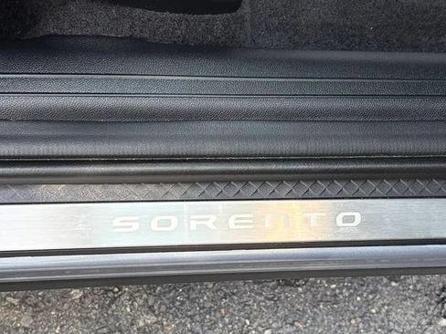 Used 2025 Kia Sorento SX AWD/4WD image 44