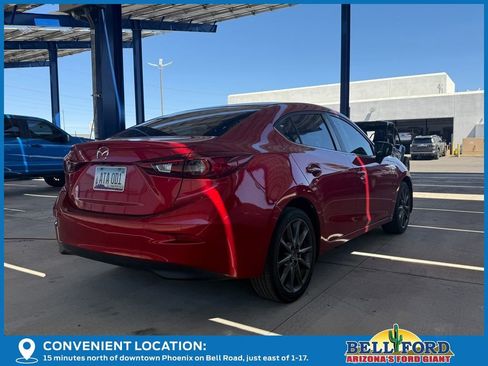 Used 2018 MAZDA MAZDA3 Touring FWD image 4