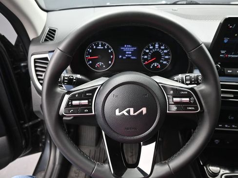 Used 2022 Kia Seltos Nightfall Edition image 29