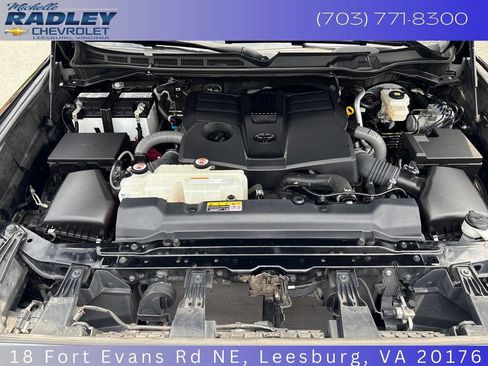 Used 2024 Toyota Tundra Platinum AWD/4WD image 10