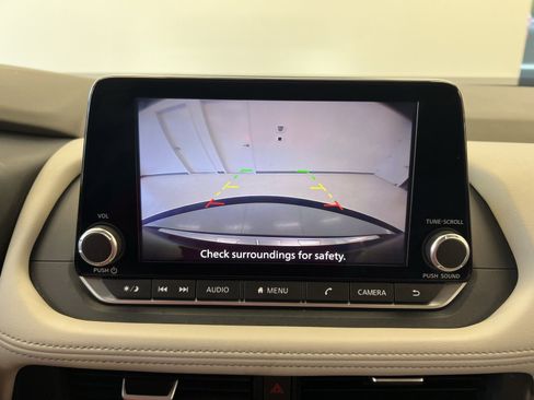 Used 2023 Nissan Rogue SV image 17