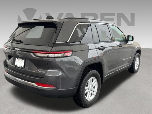 Used 2025 Jeep Grand Cherokee Laredo RWD image 7