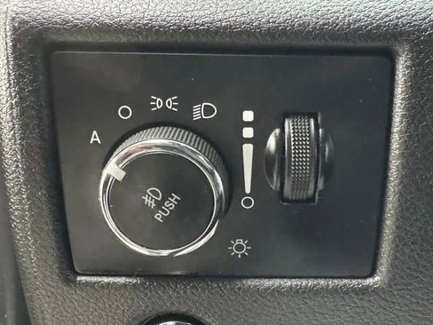 Used 2018 Jeep Grand Cherokee Limited image 45