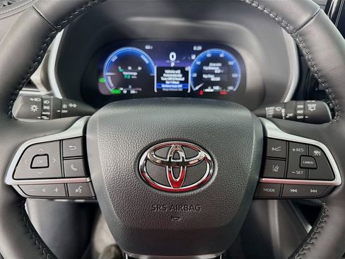 New 2026 Toyota Highlander Limited image 15