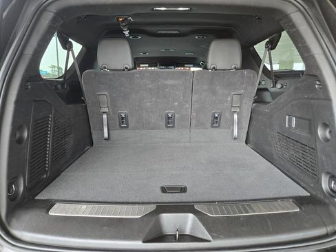 Used 2025 Chevrolet Suburban Z71 AWD/4WD image 13