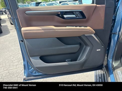 New 2026 Chevrolet Suburban High Country AWD/4WD image 12