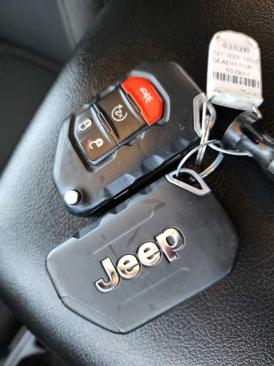 Used 2021 Jeep Gladiator Sport AWD/4WD image 36