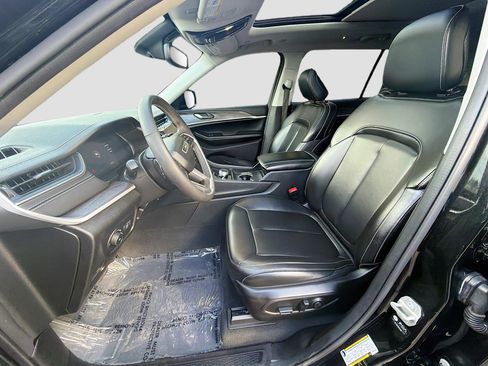 Used 2024 Jeep Grand Cherokee L Limited image 13