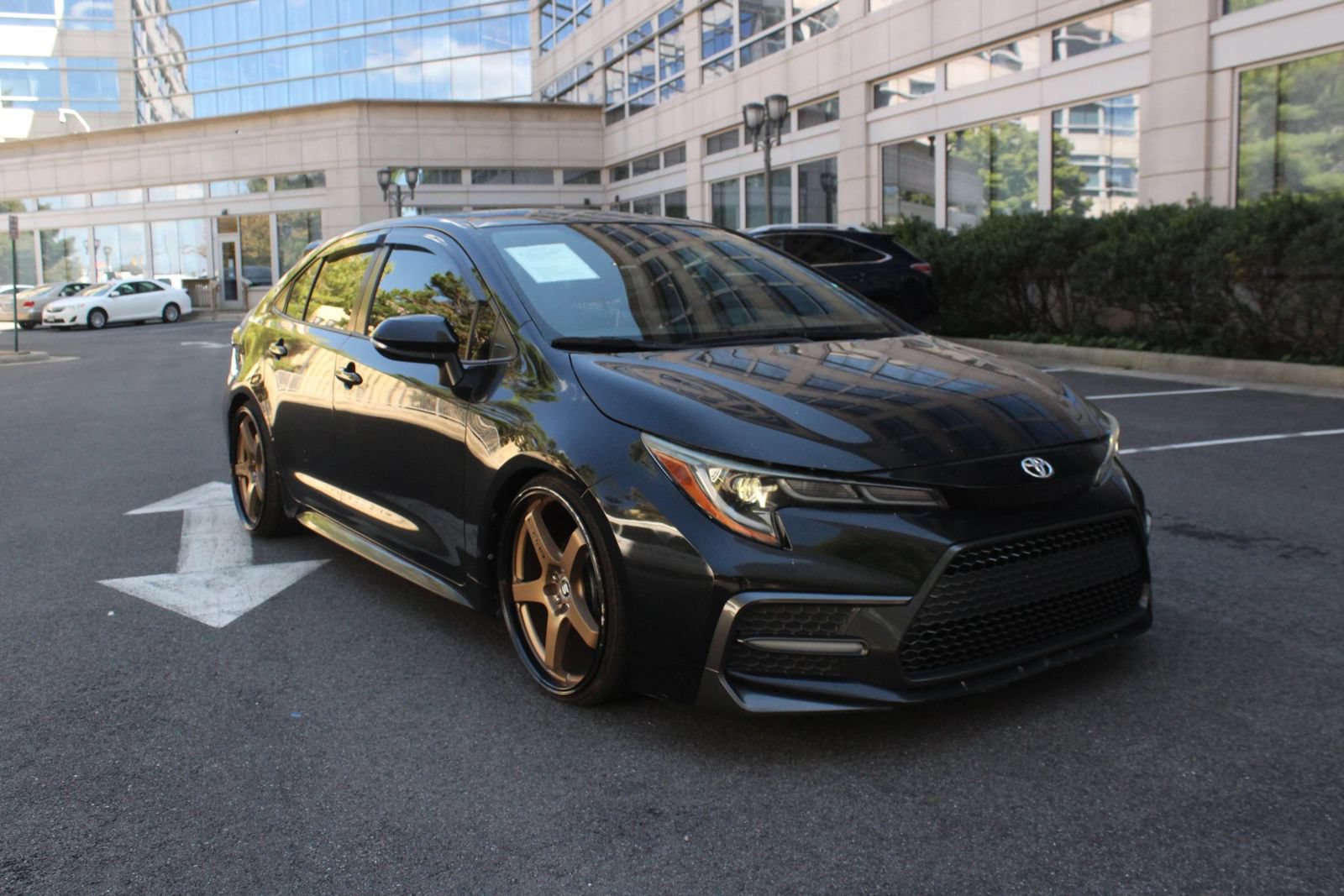 Used 2020 Toyota Corolla SE FWD image 1