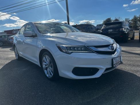 Used 2018 Acura ILX image 3