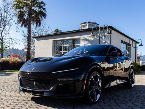 Certified 2025 Ferrari Purosangue image 28