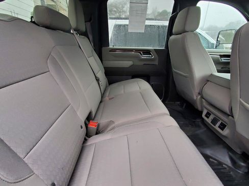 Used 2024 Chevrolet Silverado 3500 LT w/ Convenience Package image 6