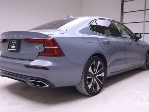 Used 2022 Volvo S60 B5 Momentum image 4