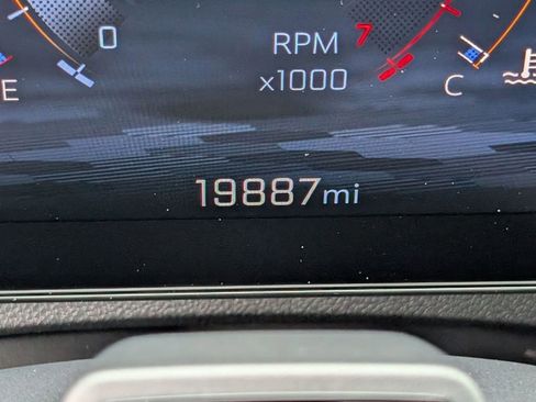 Used 2024 Chevrolet Traverse Z71 w/ Enhanced Driving Package image 28