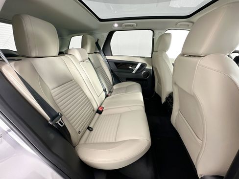 Used 2025 Land Rover Discovery Sport S image 25