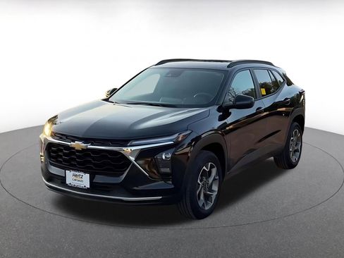 Used 2025 Chevrolet Trax LT image 7