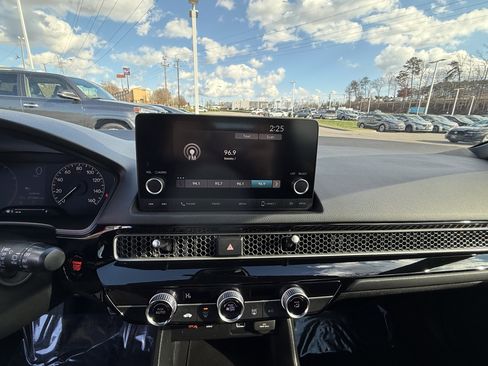 Used 2023 Honda Civic Sport image 23