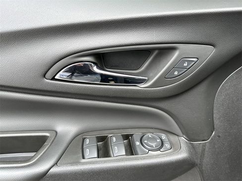 Certified 2024 Chevrolet Equinox LT image 12