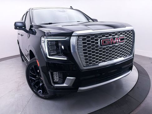 Used 2023 GMC Yukon XL Denali AWD/4WD image 3