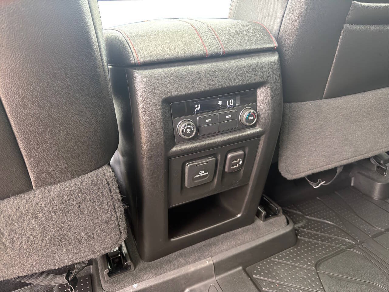 Used 2023 Chevrolet Traverse RS w/ LPO, Floor Liner Package AWD/4WD image 19