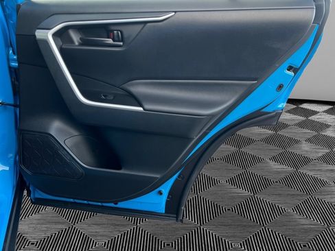 Used 2021 Toyota RAV4 LE image 16