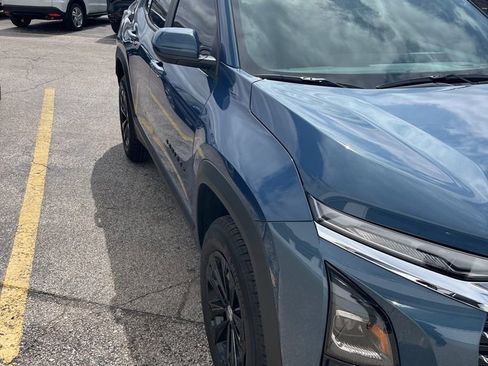 Used 2025 Chevrolet Equinox LT image 1