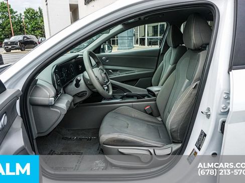 Used 2024 Hyundai Elantra SEL FWD image 18