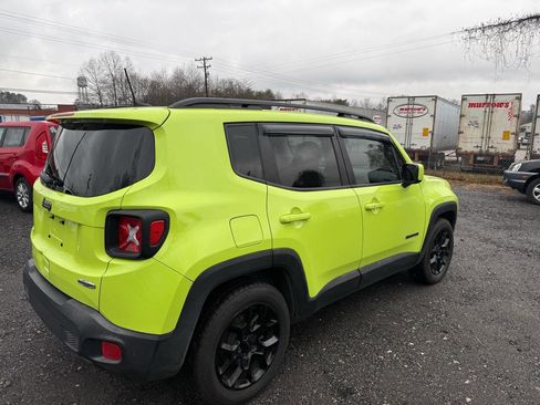 Used 2018 Jeep Renegade Latitude image 7