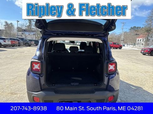 Used 2018 Jeep Renegade Latitude w/ Cold Weather Group image 6