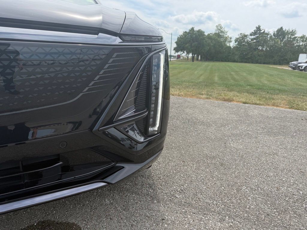 Certified 2024 Cadillac Lyriq Sport w/ LPO, Floor Liner Package AWD/4WD image 9