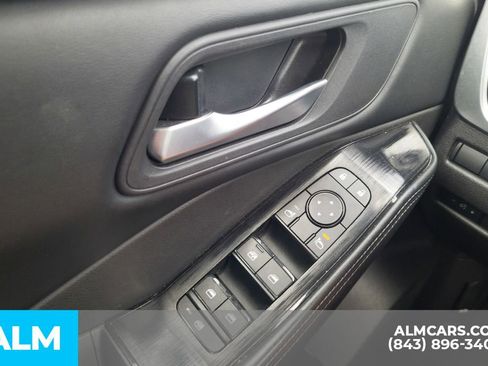 Used 2025 Nissan Rogue SV image 15