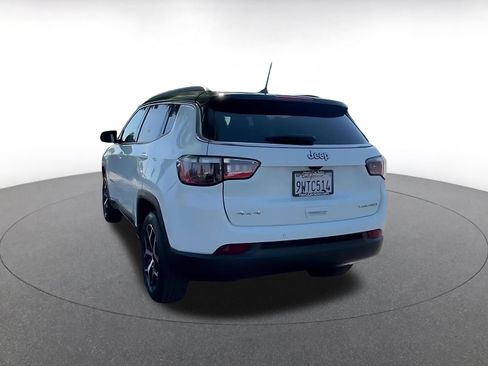 Used 2025 Jeep Compass Limited AWD/4WD image 10