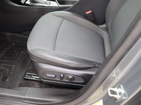 Used 2023 Buick Encore GX Select w/ Sport Touring Package AWD/4WD image 8