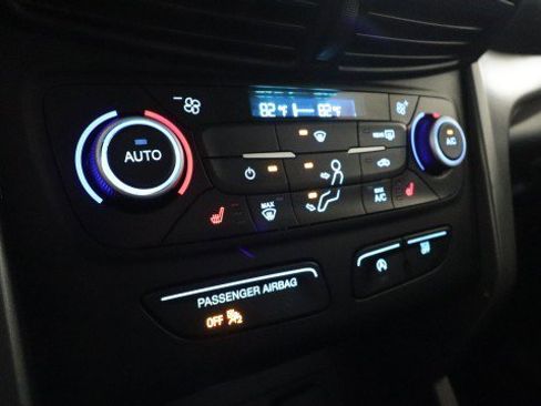 Used 2018 Ford Escape SEL image 16