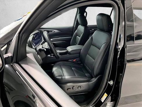 Used 2026 Chevrolet Traverse LT FWD image 27