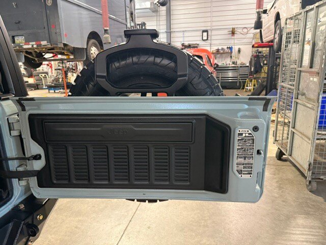 Used 2023 Jeep Wrangler Unlimited Sahara w/ Dual Top Group AWD/4WD image 25