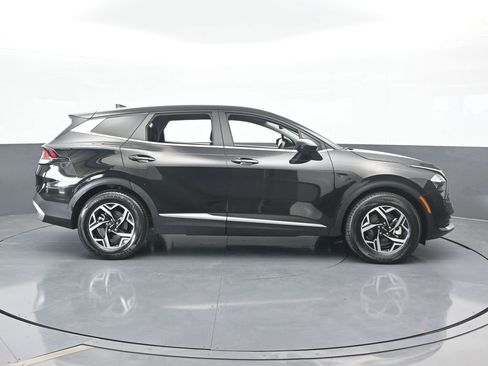 Used 2023 Kia Sportage LX image 7