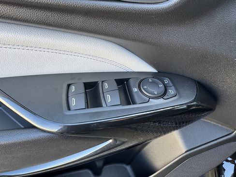New 2026 Chevrolet Trax LT FWD image 11