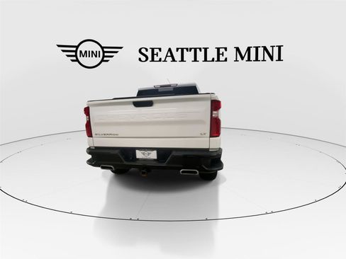 Used 2023 Chevrolet Silverado 1500 LT Trail Boss w/ Convenience Package II AWD/4WD image 10